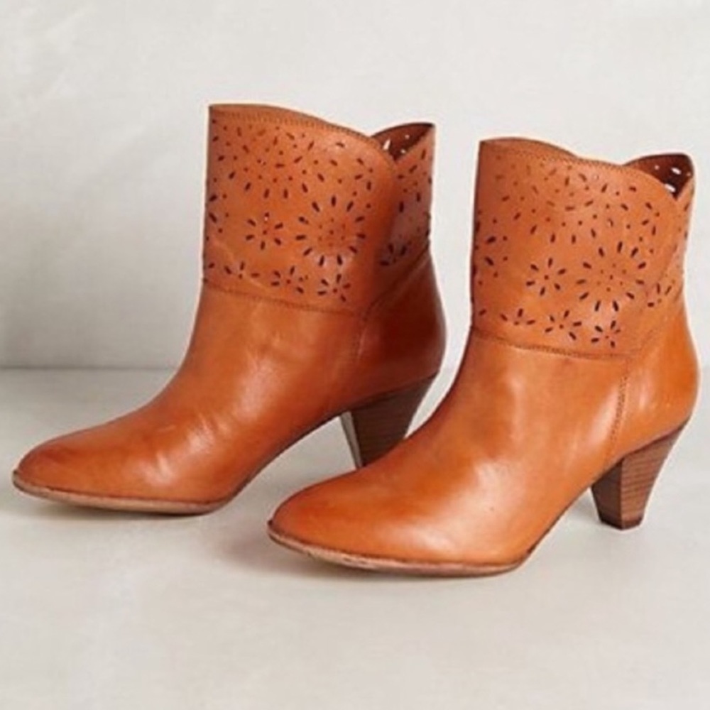 Anthropologie Viva Latigo Leather Ankle Fold Over Boho Boots Perforated Design